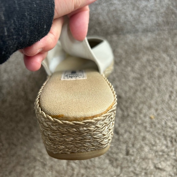 Andre Assous espadrille wedge sling back. Made in Spain. Size 8. EUC. White/tan - Picture 10 of 15